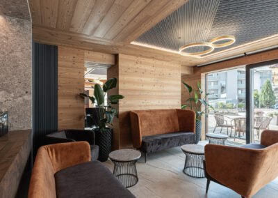 Salottino dell’hotel ad Andalo, fotografia d’interni di Elisa Fedrizzi.