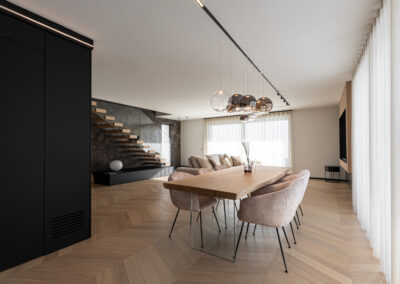 Fotografia di interni cucina di una casa di design, progetto residenziale elegante e minimal realizzato da architetto Valorz